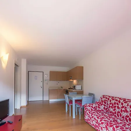 Residenza Finestra Sul Parco Apartment Comano Terme Exterior photo