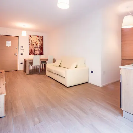Residenza Finestra Sul Parco Apartment Comano Terme Exterior photo