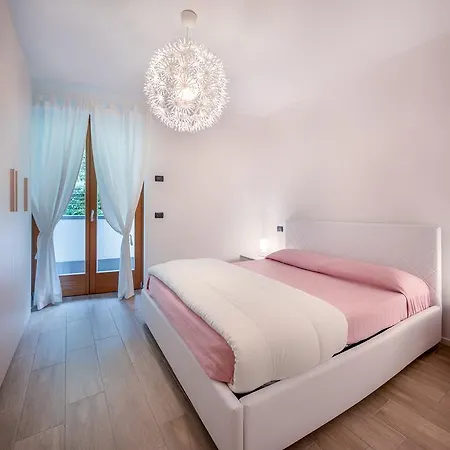 Residenza Finestra Sul Parco Apartment Comano Terme Exterior photo