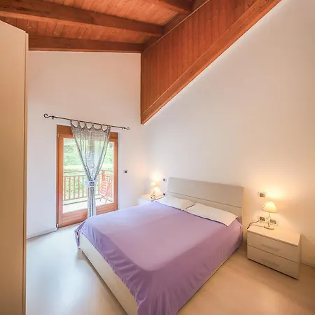 Residenza Finestra Sul Parco Apartment Comano Terme Exterior photo
