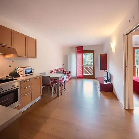 Residenza Finestra Sul Parco Apartment Comano Terme Exterior photo