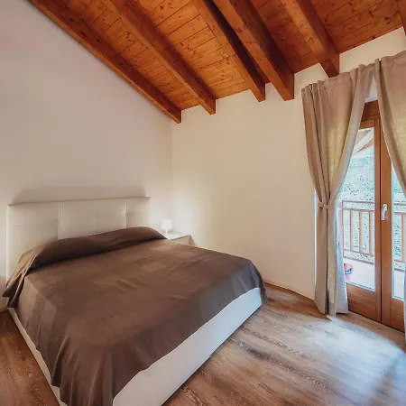 Residenza Finestra Sul Parco Apartment Comano Terme Exterior photo